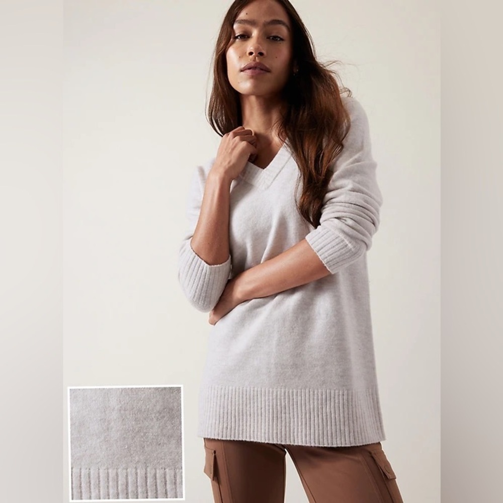 Athleta Westwood Sweater in Cream Merino Wool Blend Size Medium